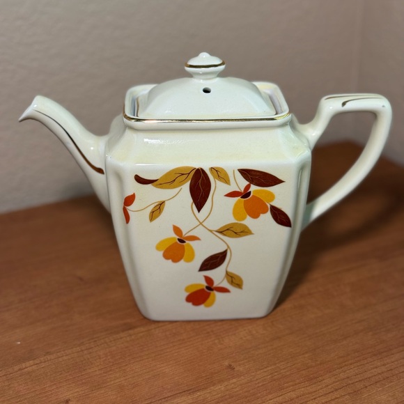 Other - Vintage Hall Superior Kitchenware Jewel Tea
Autumn Leaf Newport Teapot